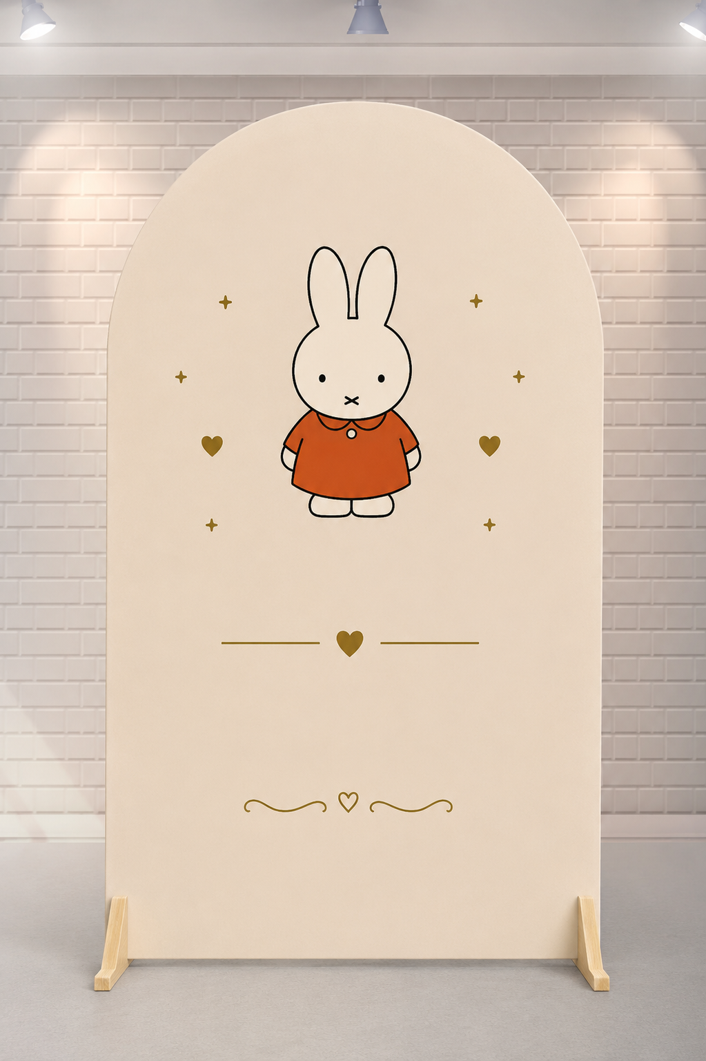 Nijntje-minimal-beige-backdrop